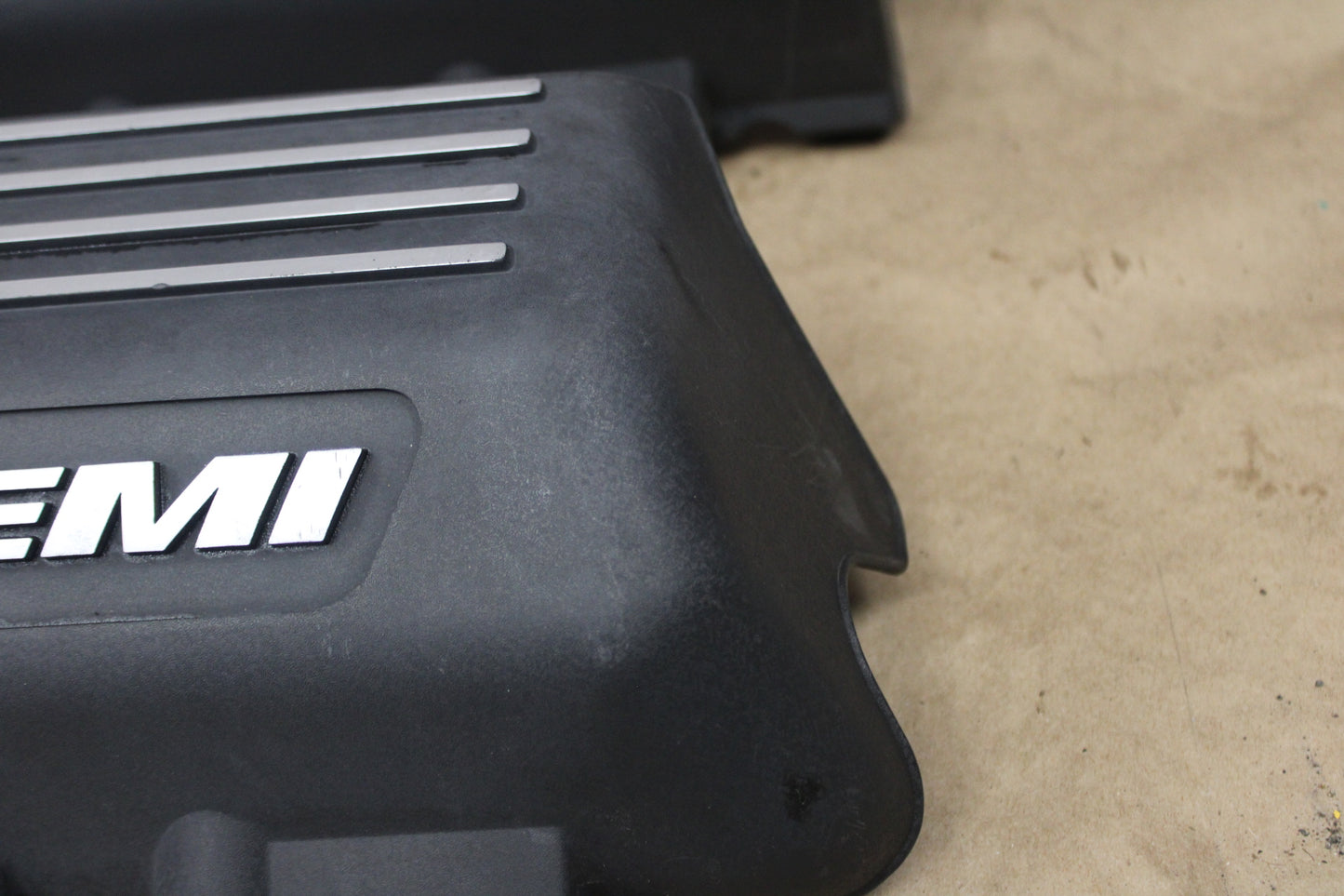 2011-2023 Dodge Charger Challenger 300 SRT8 SRT 392 6.4L Engine Cover Left Right