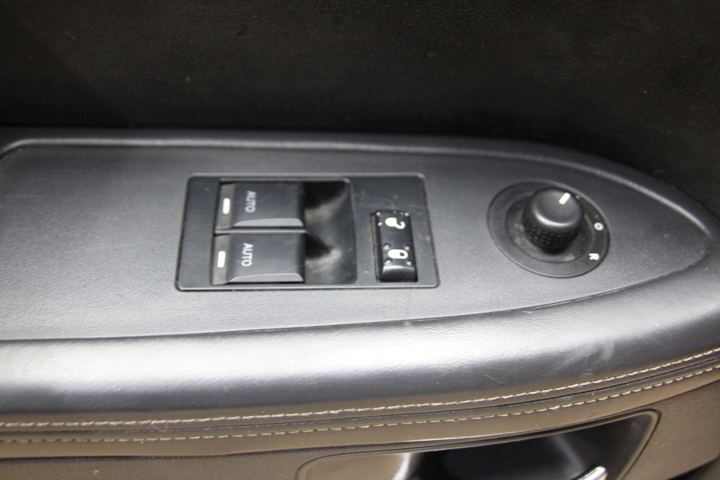 08-11 Dodge Challenger SRT8 Interior Front Driver LH Side Door Panel 1FU111DVAK