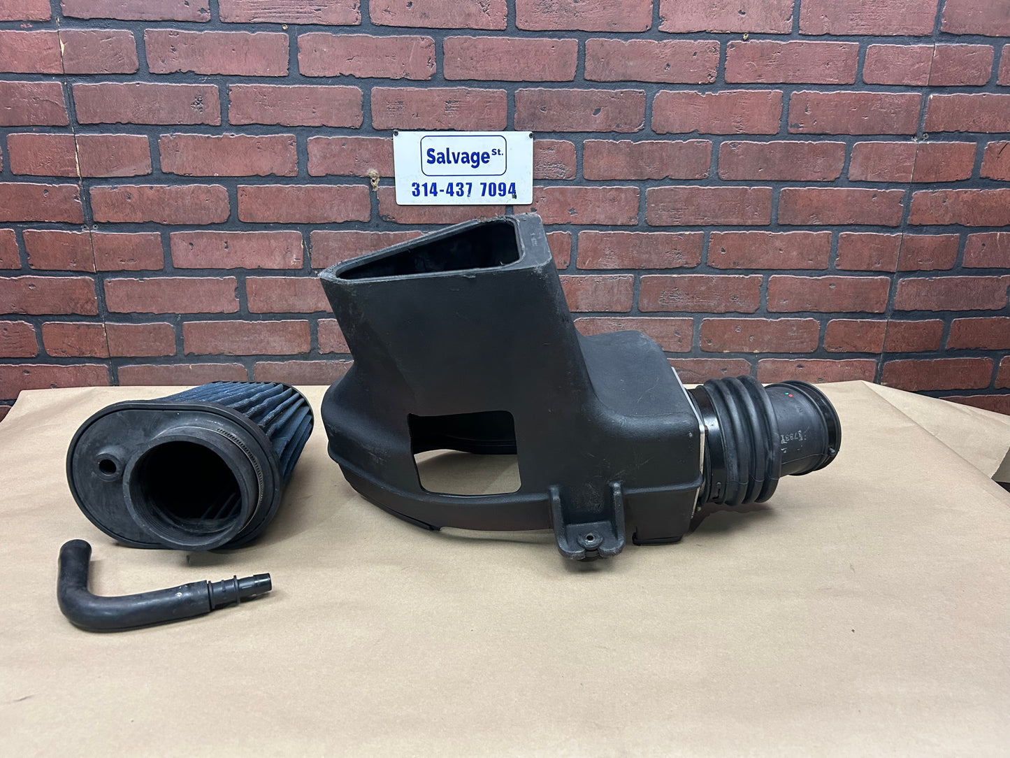 11-23 Dodge Charger Challenger V8 6.4L SRT 392 Air Intake Filter Cleaner Box OEM