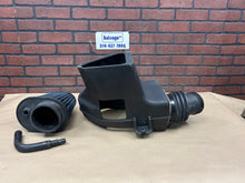 11-23 Dodge Charger Challenger V8 6.4L SRT 392 Air Intake Filter Cleaner Box OEM