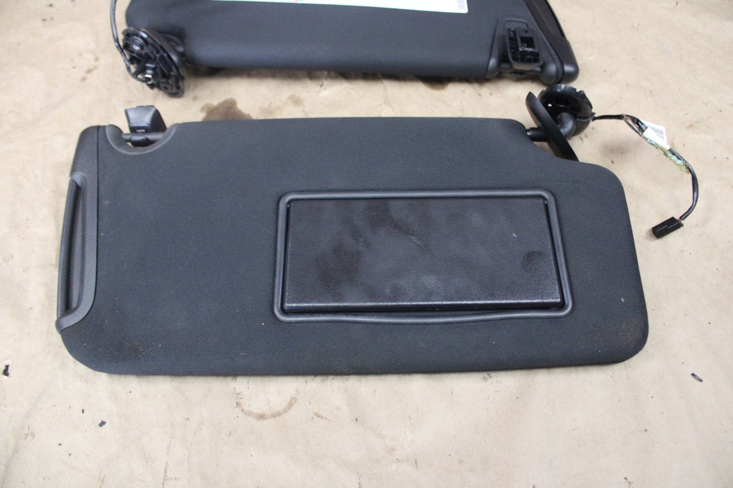 14-23 Dodge Charger LH RH Sunvisor Sun Visor Shade Set Pair Black OEM