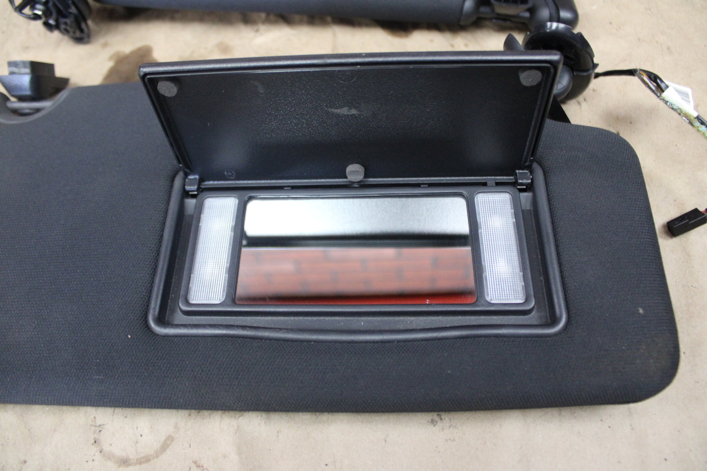 14-23 Dodge Charger LH RH Sunvisor Sun Visor Shade Set Pair Black OEM