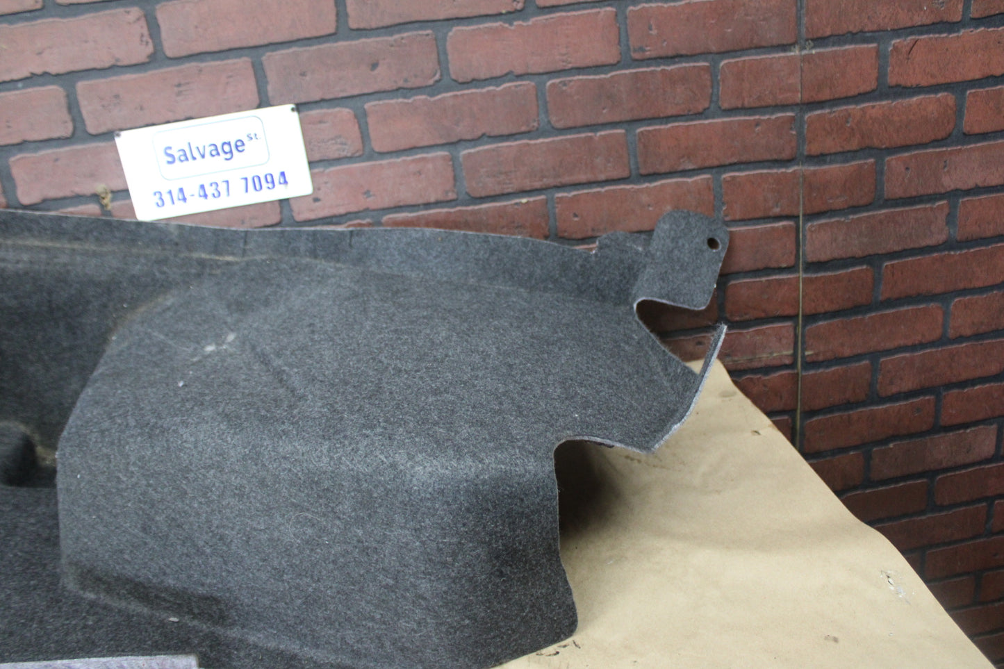 05-10 CHRYSLER 300 REAR PASSENGER RH QUARTER TRUNK CARPET COVER PANEL