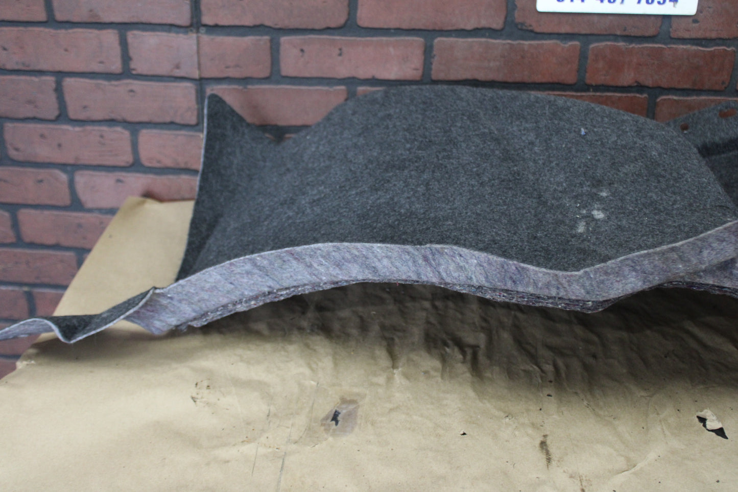 05-10 CHRYSLER 300 REAR PASSENGER RH QUARTER TRUNK CARPET COVER PANEL