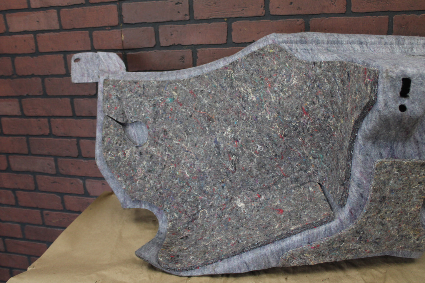 05-10 CHRYSLER 300 REAR PASSENGER RH QUARTER TRUNK CARPET COVER PANEL