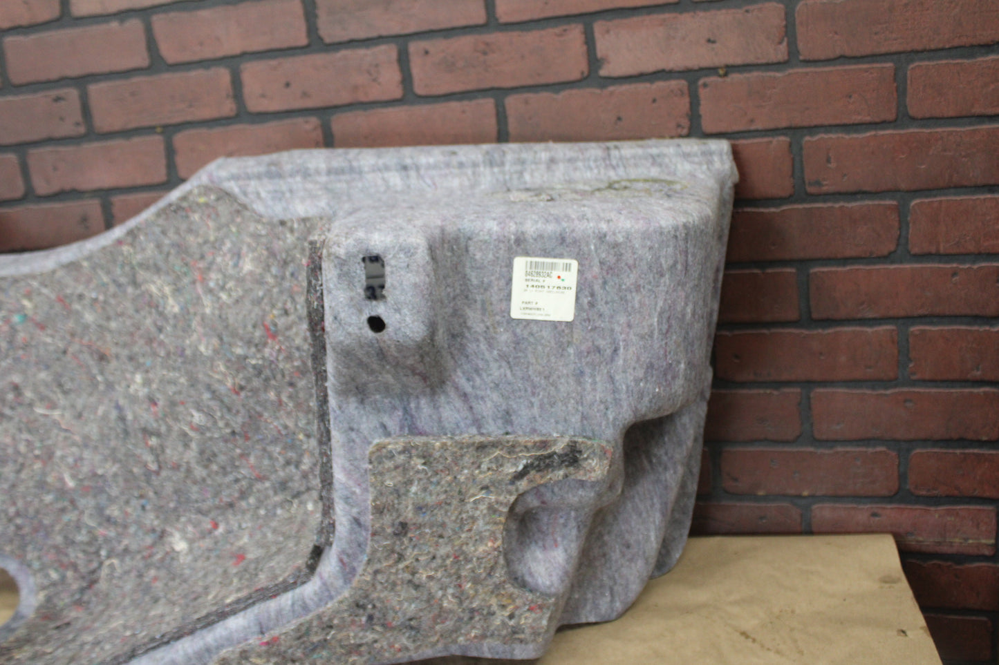 05-10 CHRYSLER 300 REAR PASSENGER RH QUARTER TRUNK CARPET COVER PANEL