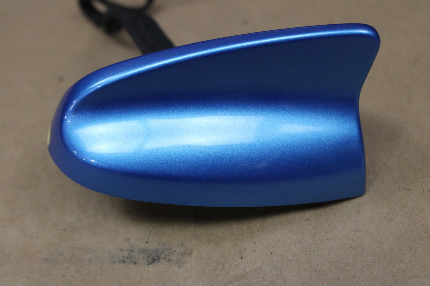 15-16 CHARGER ROOF SATELLITE RADIO ANTENNA SHARK FIN OEM 68239818AA