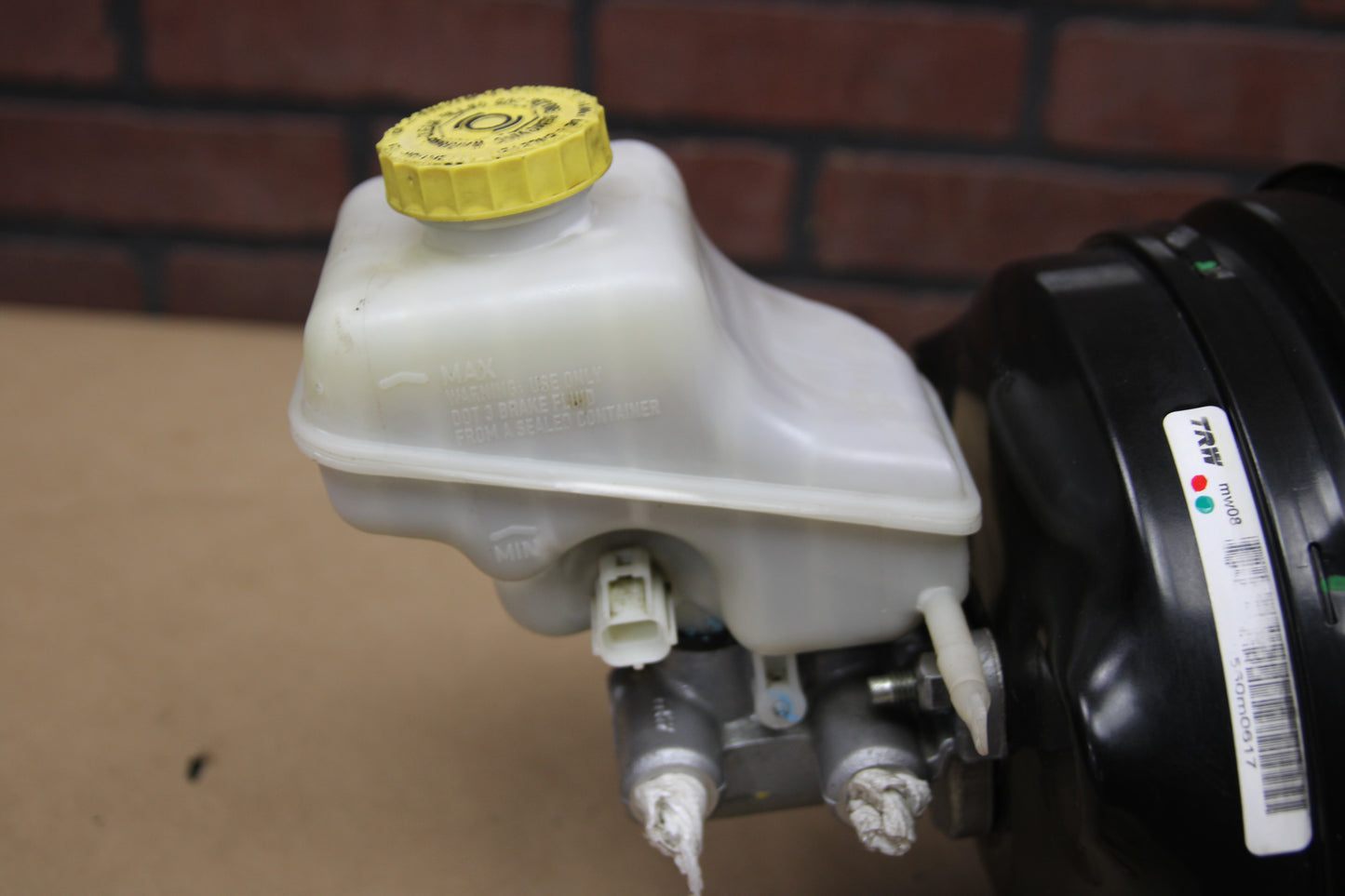 2009-2010 Charger Challenger 300 Brake Booster Master Cylinder W/ Reservoir OEM