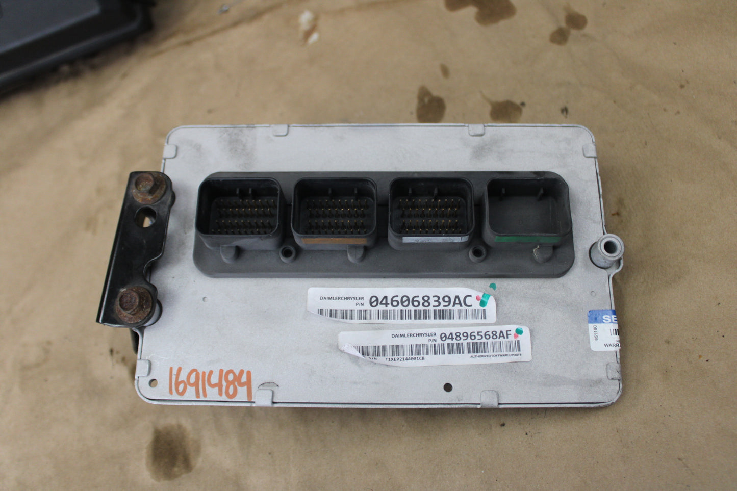 2006 Chrysler 300 SRT8 PCM ECU ECM BCM Ignition Park Assist Module Package OEM