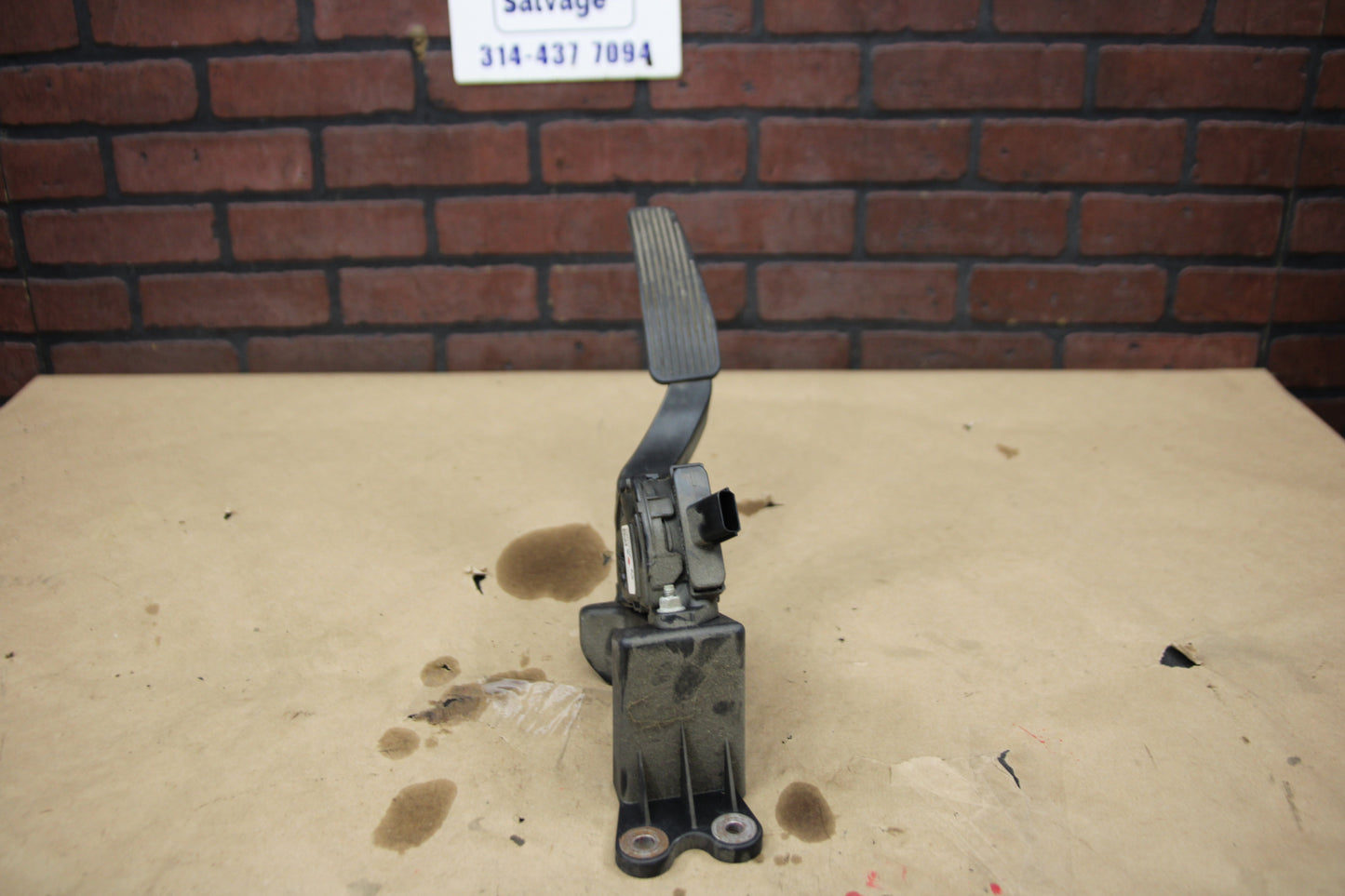 2008 - 2023 DODGE CHALLENGER SRT8 OEM THROTTLE GAS PEDAL ACCELERATOR 04861714AB