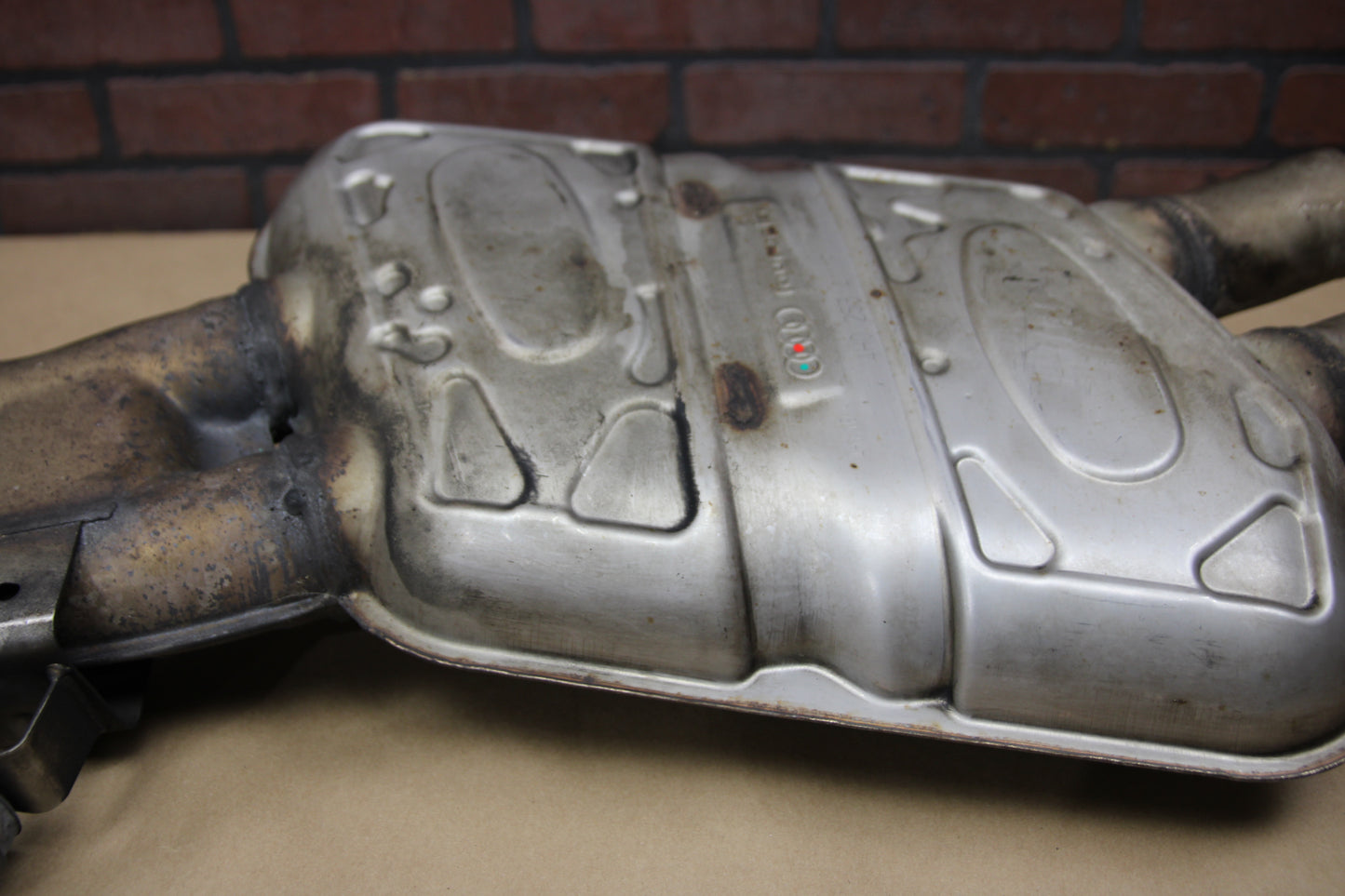 13-18 AUDI A8 S8 4.0L CENTER EXHAUST MUFFLER W/Clamps & Hanger OEM 4H0 253 411 F