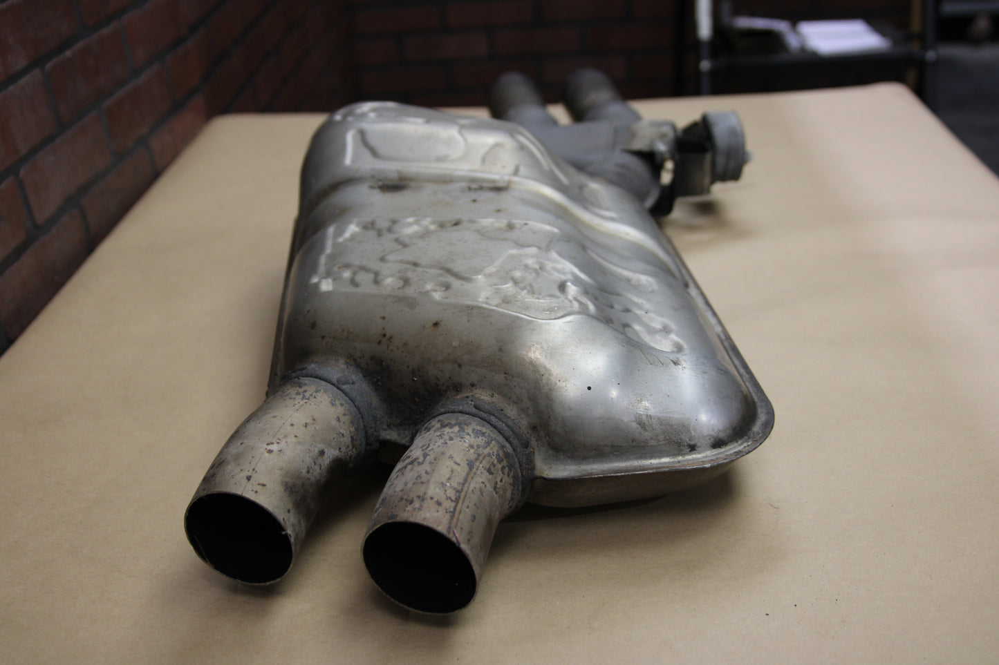13-18 AUDI A8 S8 4.0L CENTER EXHAUST MUFFLER W/Clamps & Hanger OEM 4H0 253 411 F