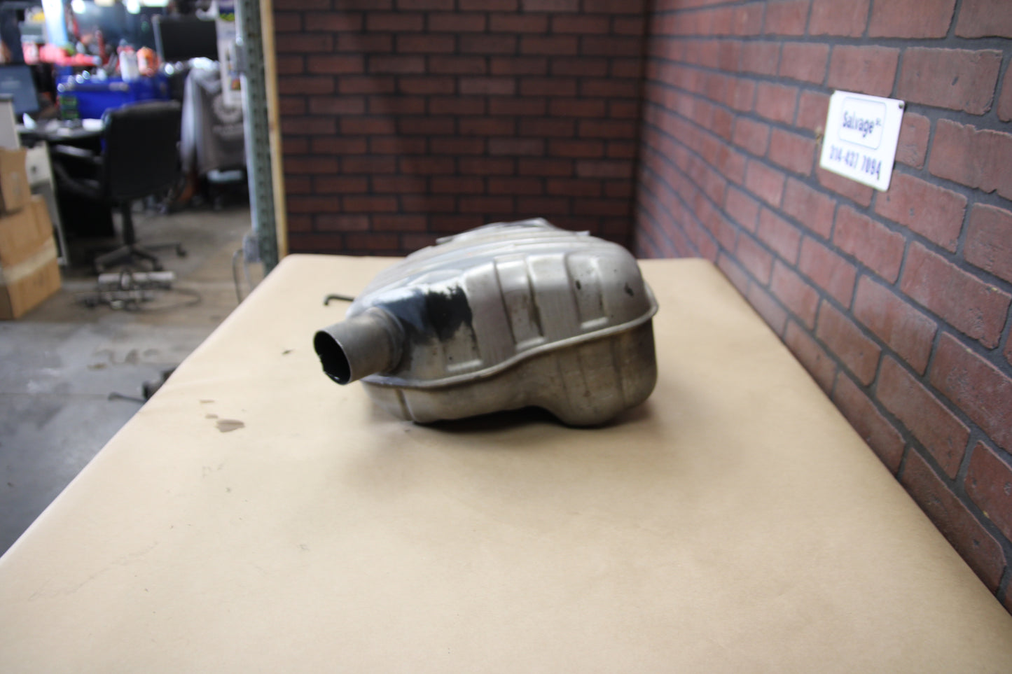 2013-2018 Audi A8 S8 4.0L Right Exhaust Muffler W/ Hanger OEM 4H0 253 612 Q 159k