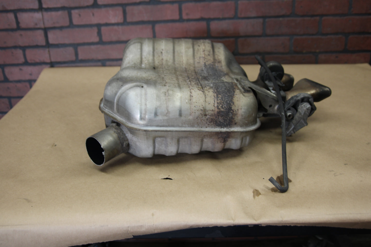 2013-2018 Audi A8 S8 4.0L Right Exhaust Muffler W/ Hanger OEM 4H0 253 612 Q 159k