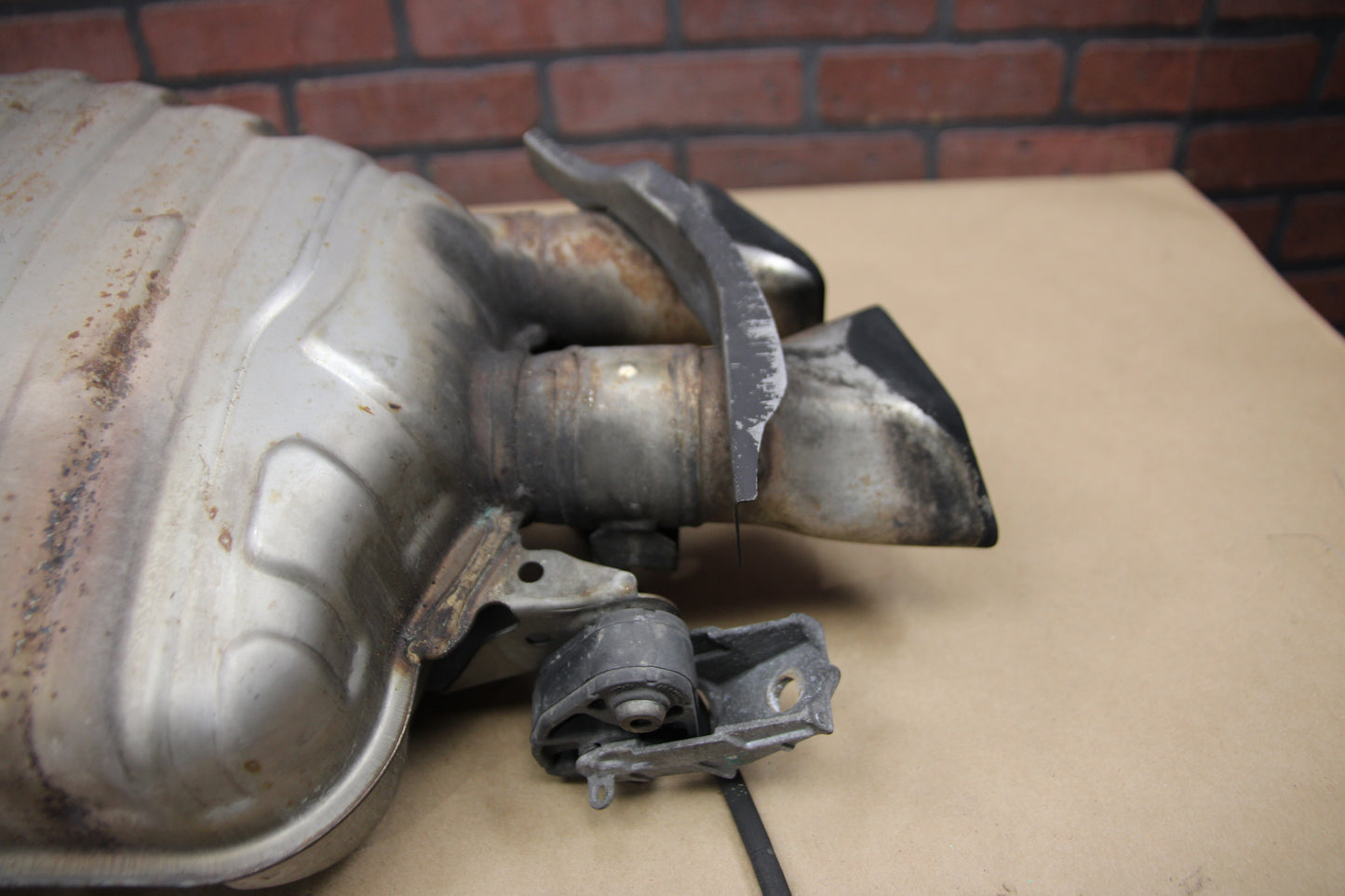 2013-2018 Audi A8 S8 4.0L Left Exhaust Muffler W/ Hanger OEM 4H0 253 611 Q 159k