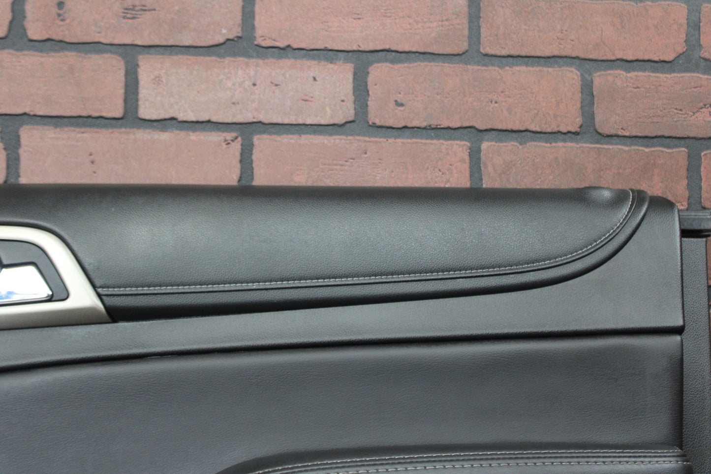 2015-2020 Chevrolet Suburban Tahoe Front Right Passenger Door Black Wood