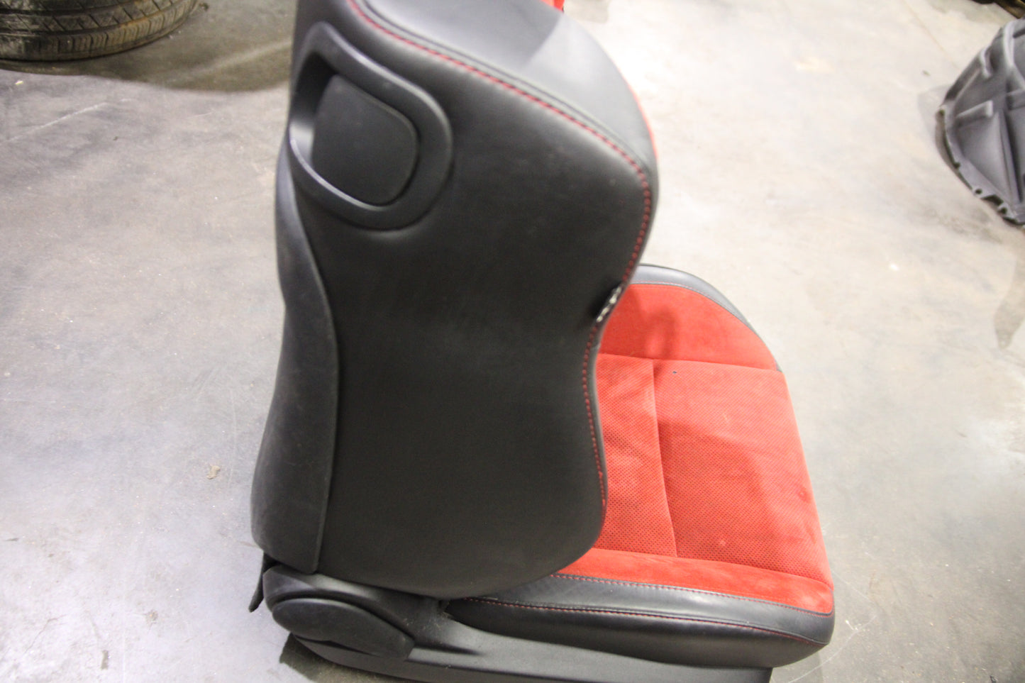 15-23 OEM SRT Challenger Scat Pack Red Alcantara Leather Seat Set Front Rear