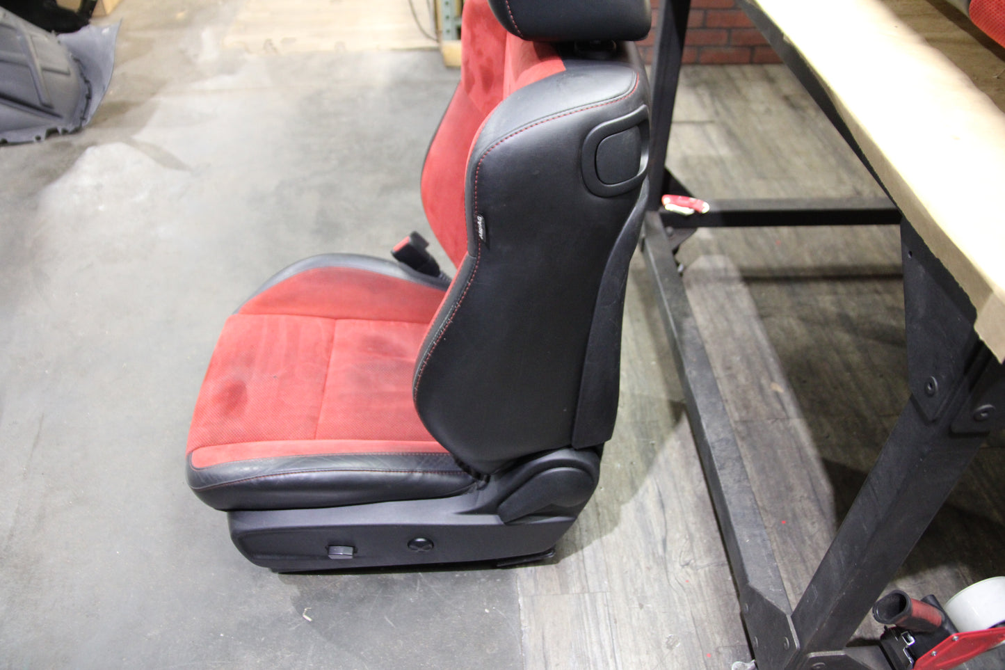 15-23 OEM SRT Challenger Scat Pack Red Alcantara Leather Seat Set Front Rear