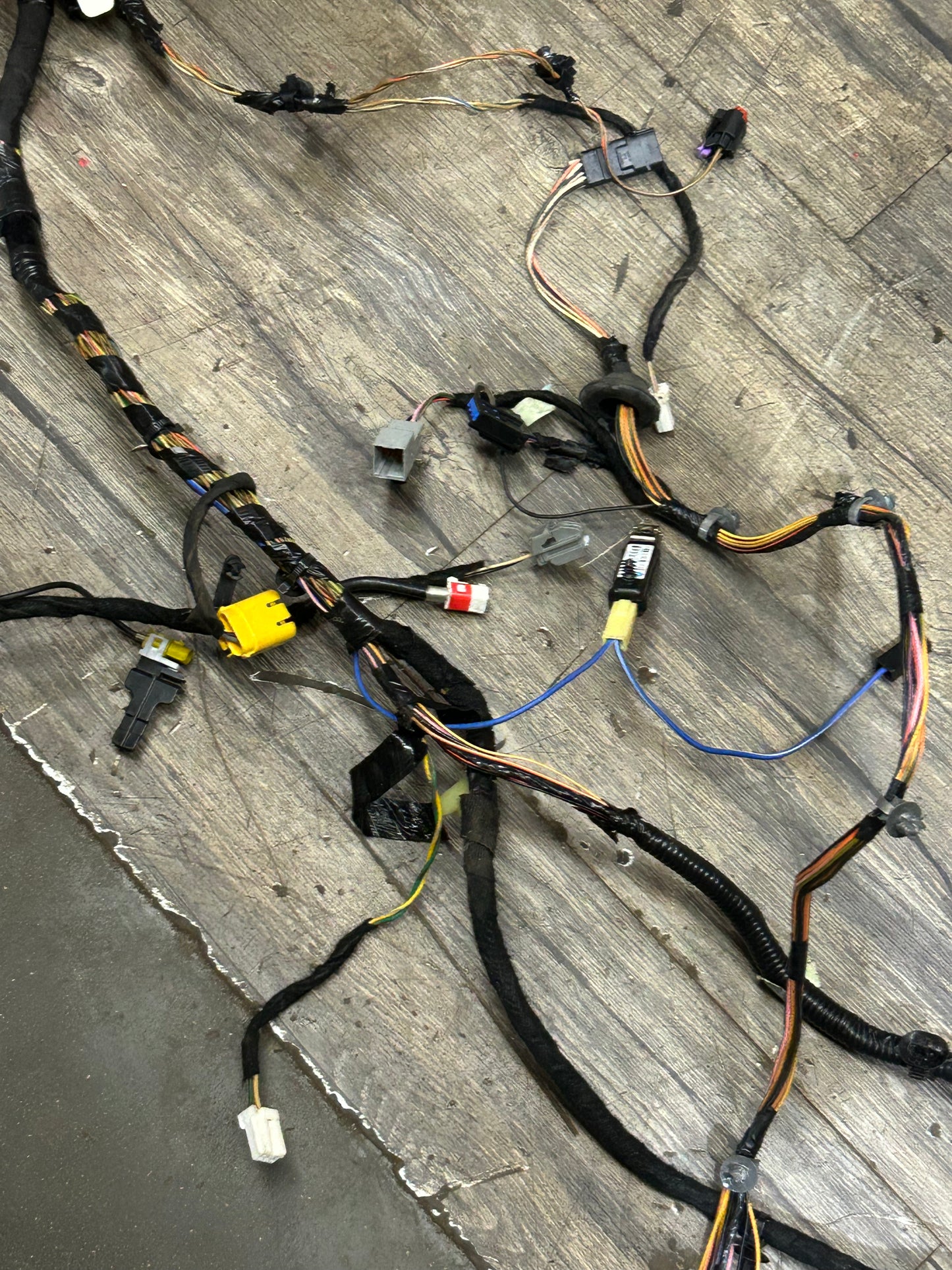 2018 Dodge Challenger 392 Scat Pack 6.4L Body Wiring Harness Fuse Box OEM