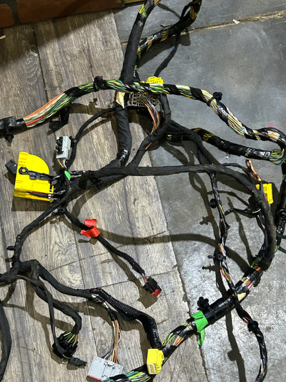 2018 Dodge Challenger 392 Scat Pack 6.4L Body Wiring Harness Fuse Box OEM