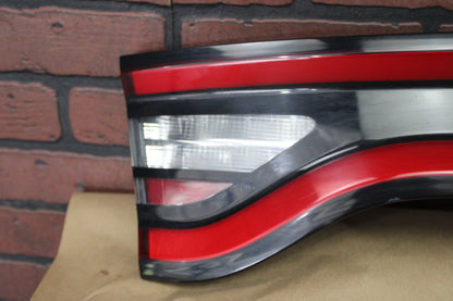 2015-2023 DODGE CHARGER SCAT CENTER TAIL LIGHT OEM TRUNK LED 68398666AB DAMAGED