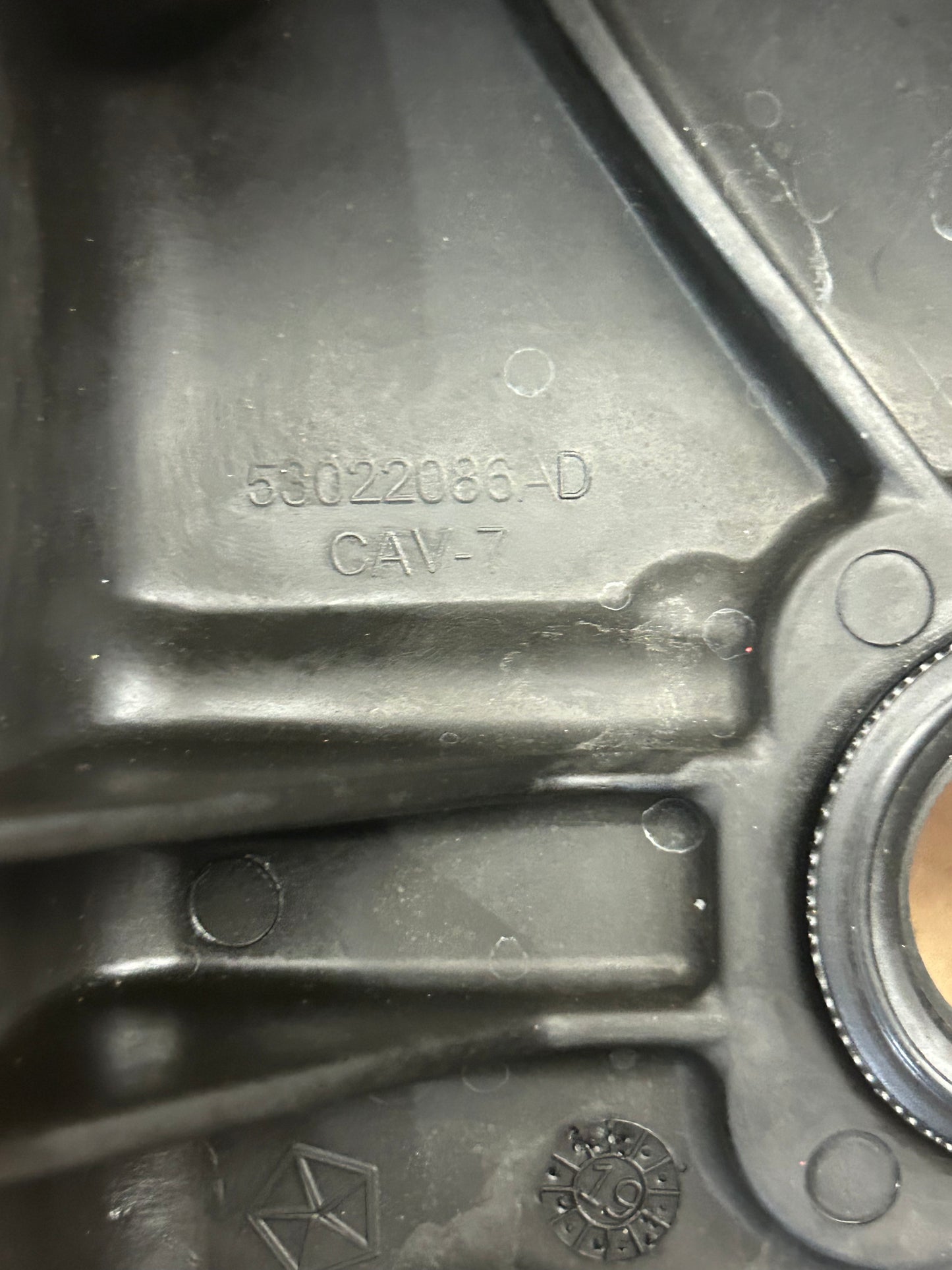 06-26 Dodge Chrysler Jeep Ram 5.7L 6.4L Hemi Engine Valve Cover 53022085AD OEM