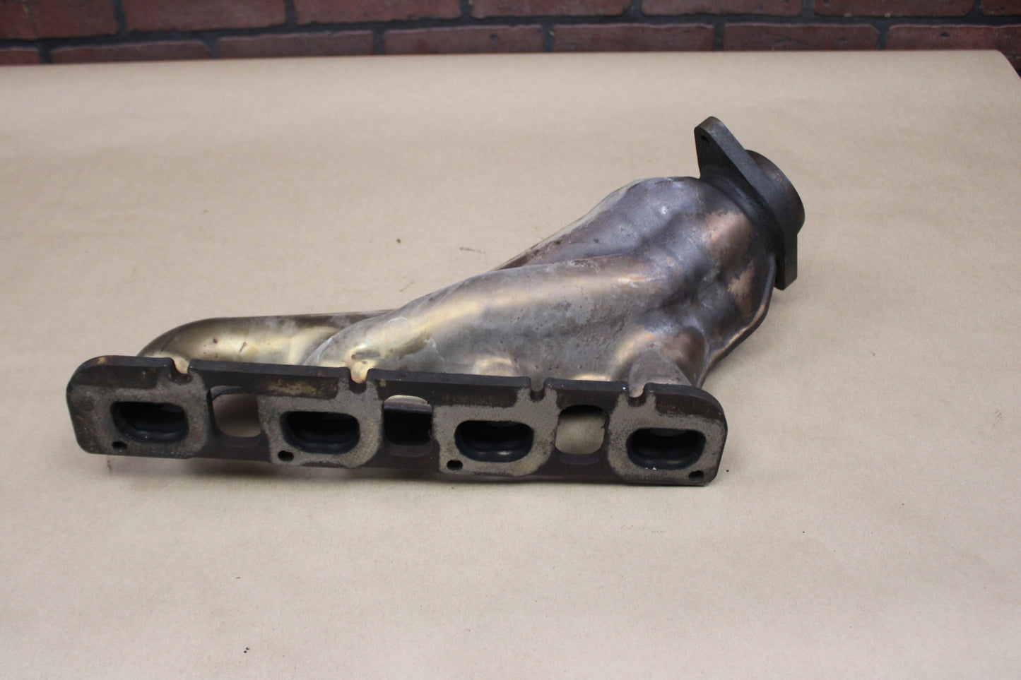 2006-2014 Charger Challenger 300 SRT8 Driver LH Side 6.1 6.4 Exhaust Manifold