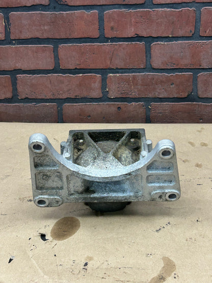 2015-2023 CHARGER CHALLENGER 300 TRANSMISSION MOUNT BRACKET OEM 68146569AB