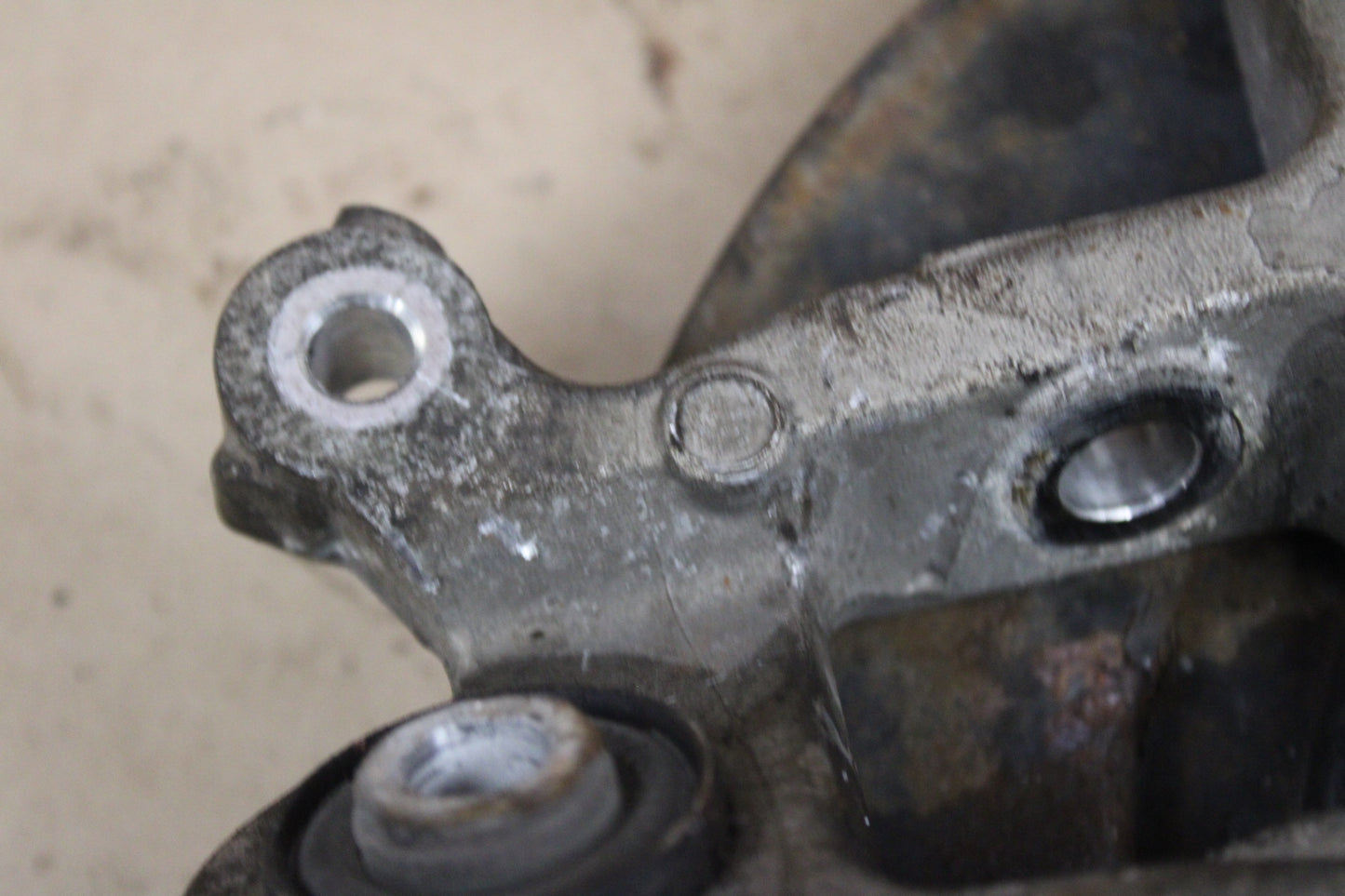 2005-2010 Charger Challenger 300 SRT8 Rear Driver LH Knuckle Spindle Brembo