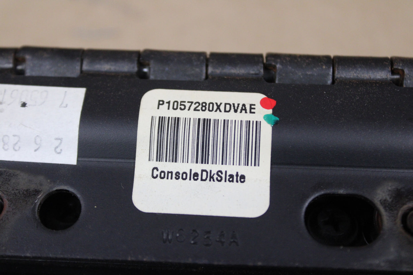 2005-2007 Dodge Magnum Center Console Light Black Vinyl Armrest Top Lid OEM