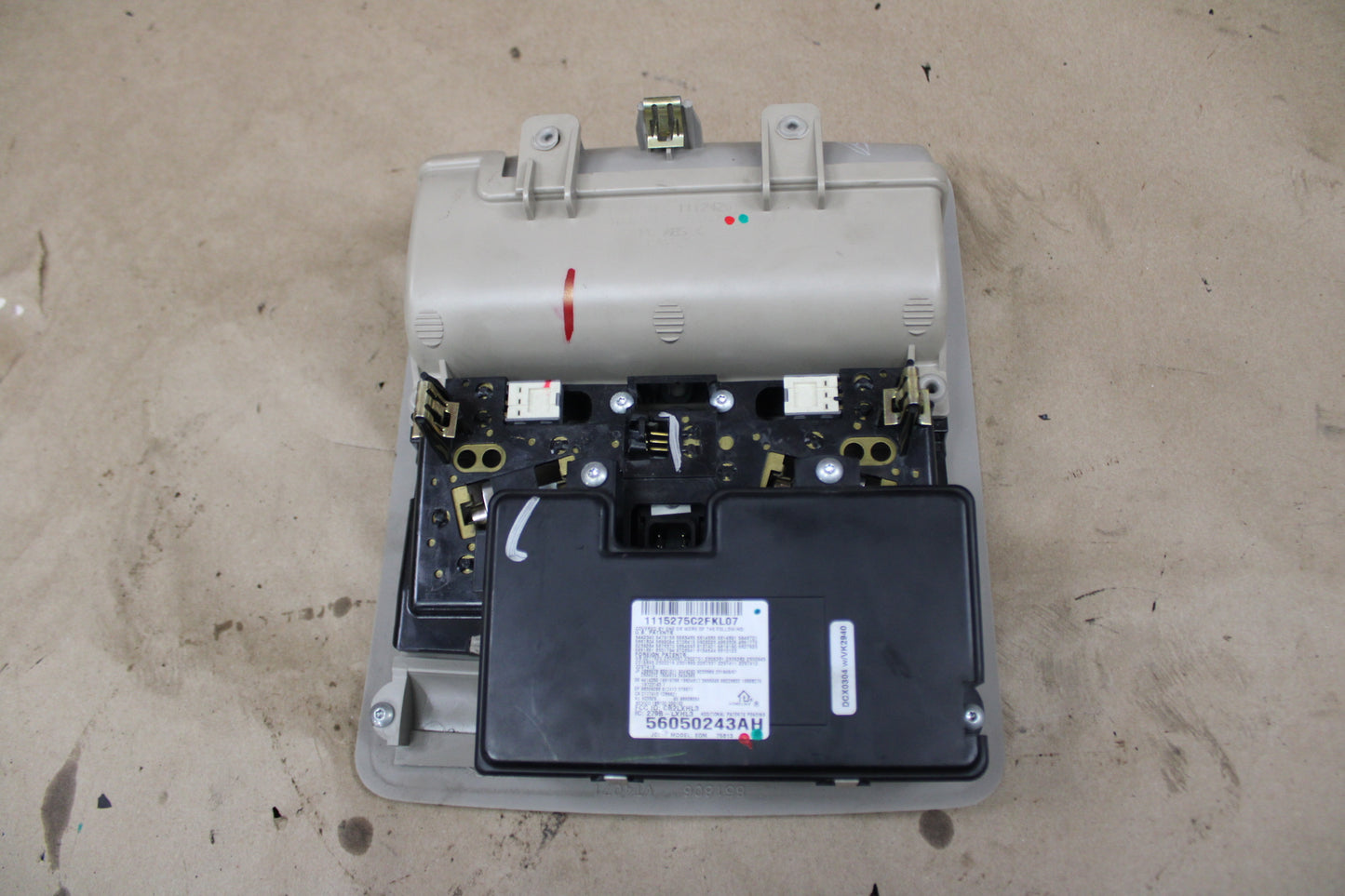 2005-2010 Charger 300 Magnum Grand Cherokee Overhead Console Dome OEM