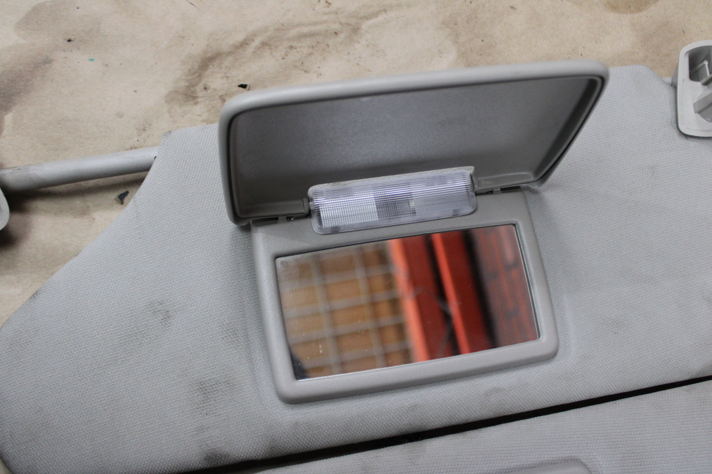 05-07 Dodge Charger Chrysler 300 Front RH LH Extendable Sun Visor Set Pair OEM