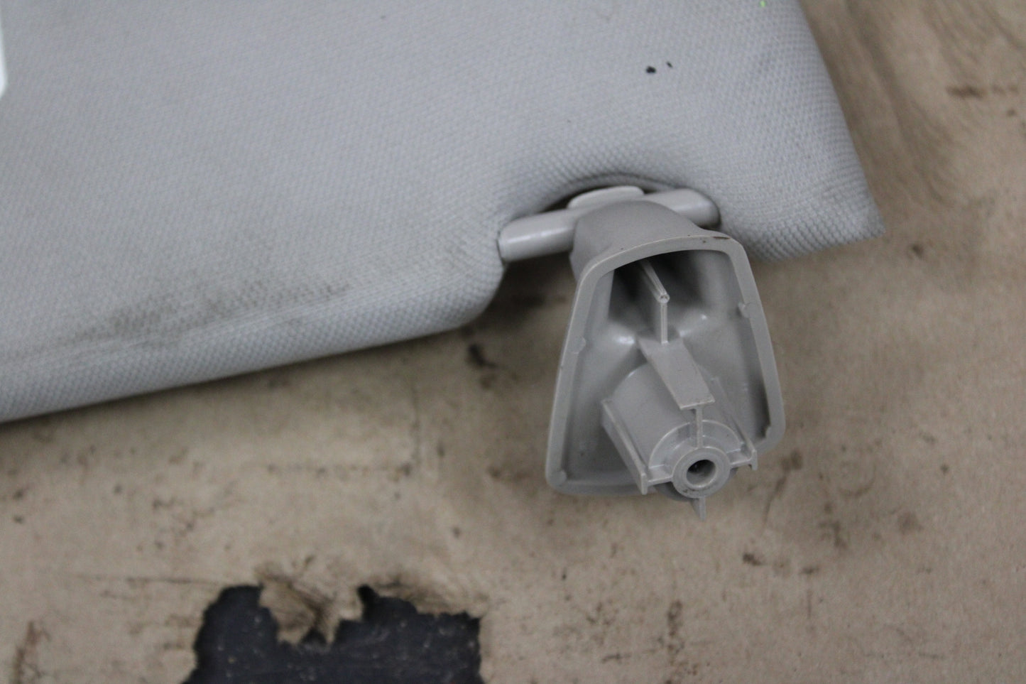 05-07 Dodge Charger Chrysler 300 Front RH LH Extendable Sun Visor Set Pair OEM