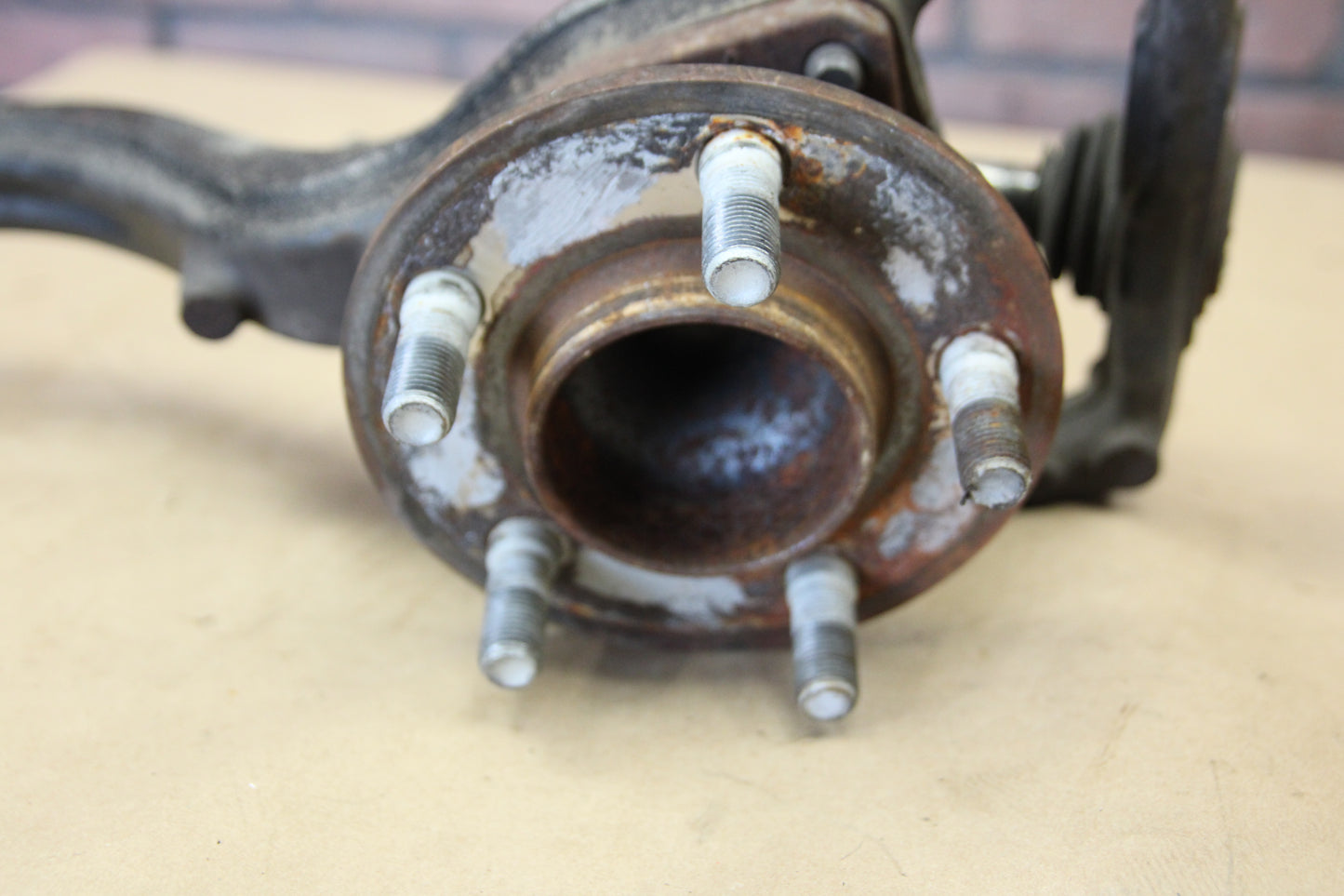 2015-2023 Dodge Charger Challenger Scat Pack SRT Front Right Spindle Knuckle Hub