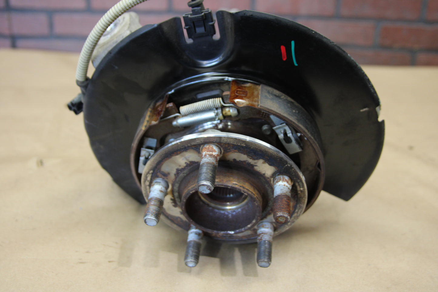 2015-2023 Dodge Challenger Charger SRT Rear Passenger Knuckle Spindle W/Hub OEM