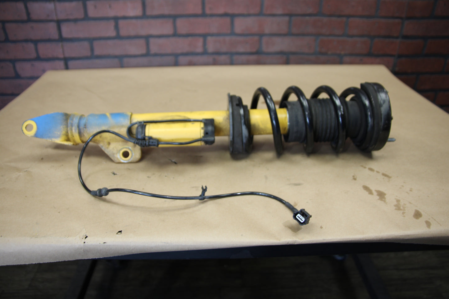 2012 - 2021 DODGE CHALLENGER SRT8 OEM FRONT DRIVER ACTIVE DAMPING STRUT SHOCK