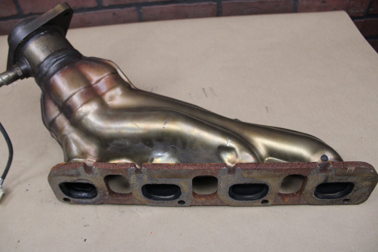 2015-2021 Dodge Charger Challenger Passenger RH Exhaust Manifold w/ O2 Sensor