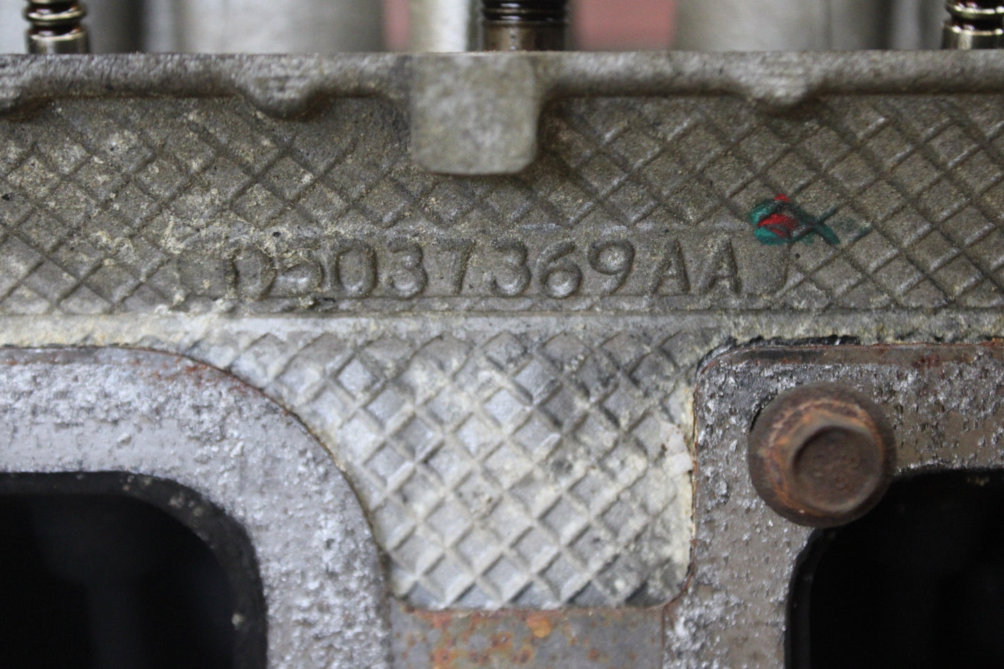 6.1L HEMI DODGE CHRYSLER JEEP DRIVER LH SIDE CYLINDER HEAD 05037369AA