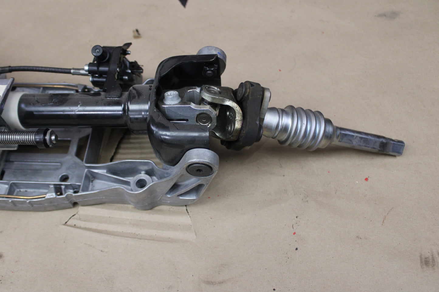 2011-2013 Jeep Grand Cherokee SRT8 OEM Steering Column Assembly w/ Bezel