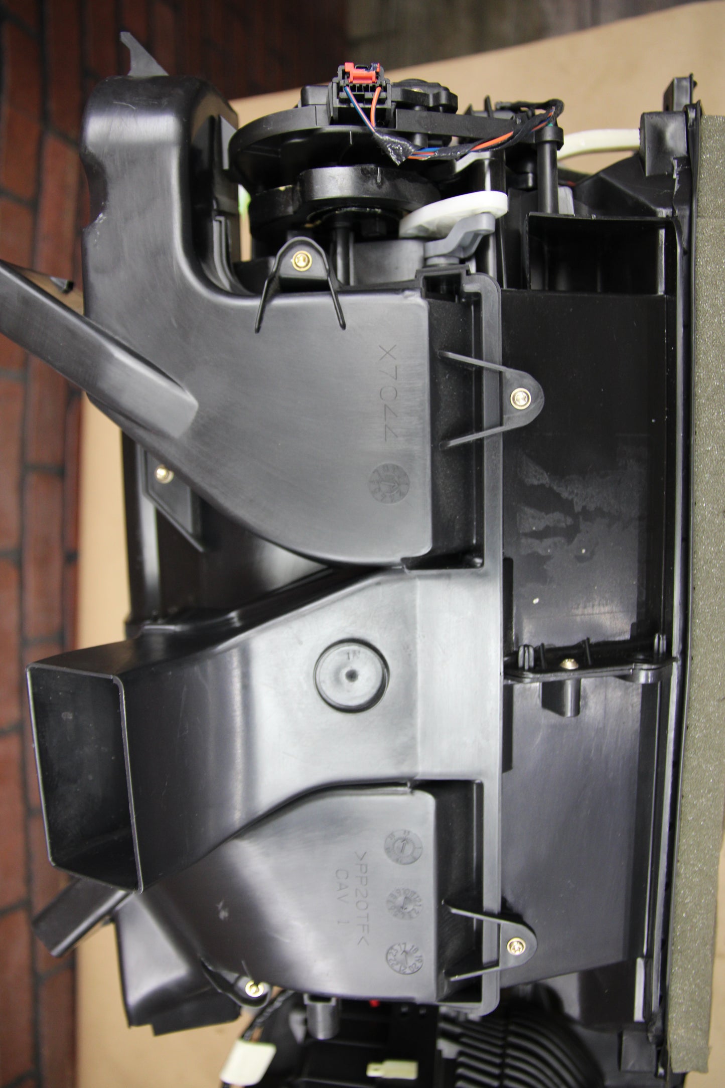 2014-2023 Dodge Challenger Charger 300 HVAC Distribution Housing W/Blower Motor
