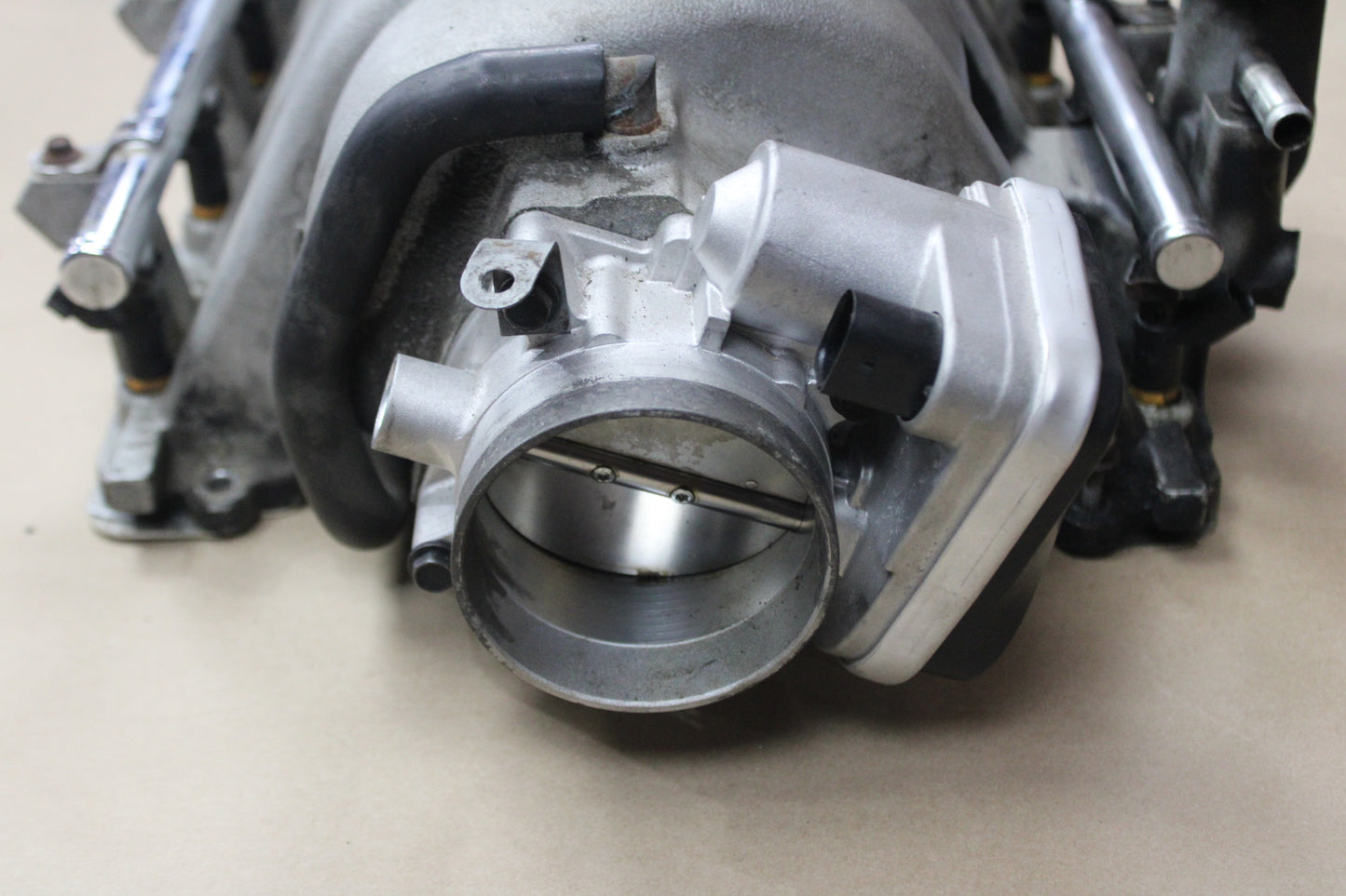 05-10 Charger Challenger 300C WK1 6.1L Hemi SRT8 Intake Manifold Throttle Body