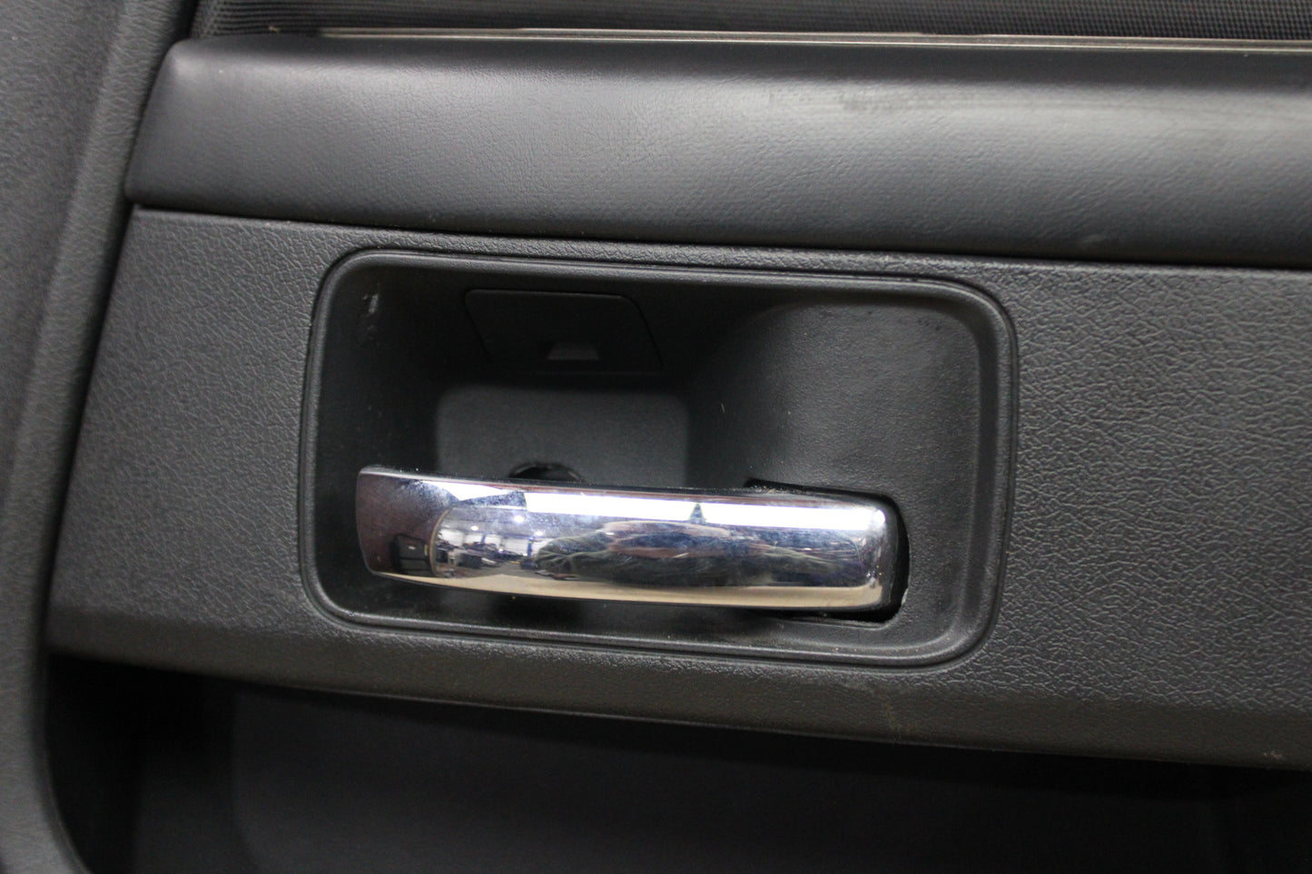 2013-2014 Dodge Challenger SRT Front Passenger RH Side Door Panel 5nh301dvaa OEM