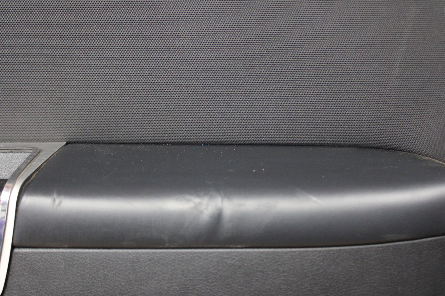 2013-2014 Dodge Challenger SRT Front Passenger RH Side Door Panel 5nh301dvaa OEM