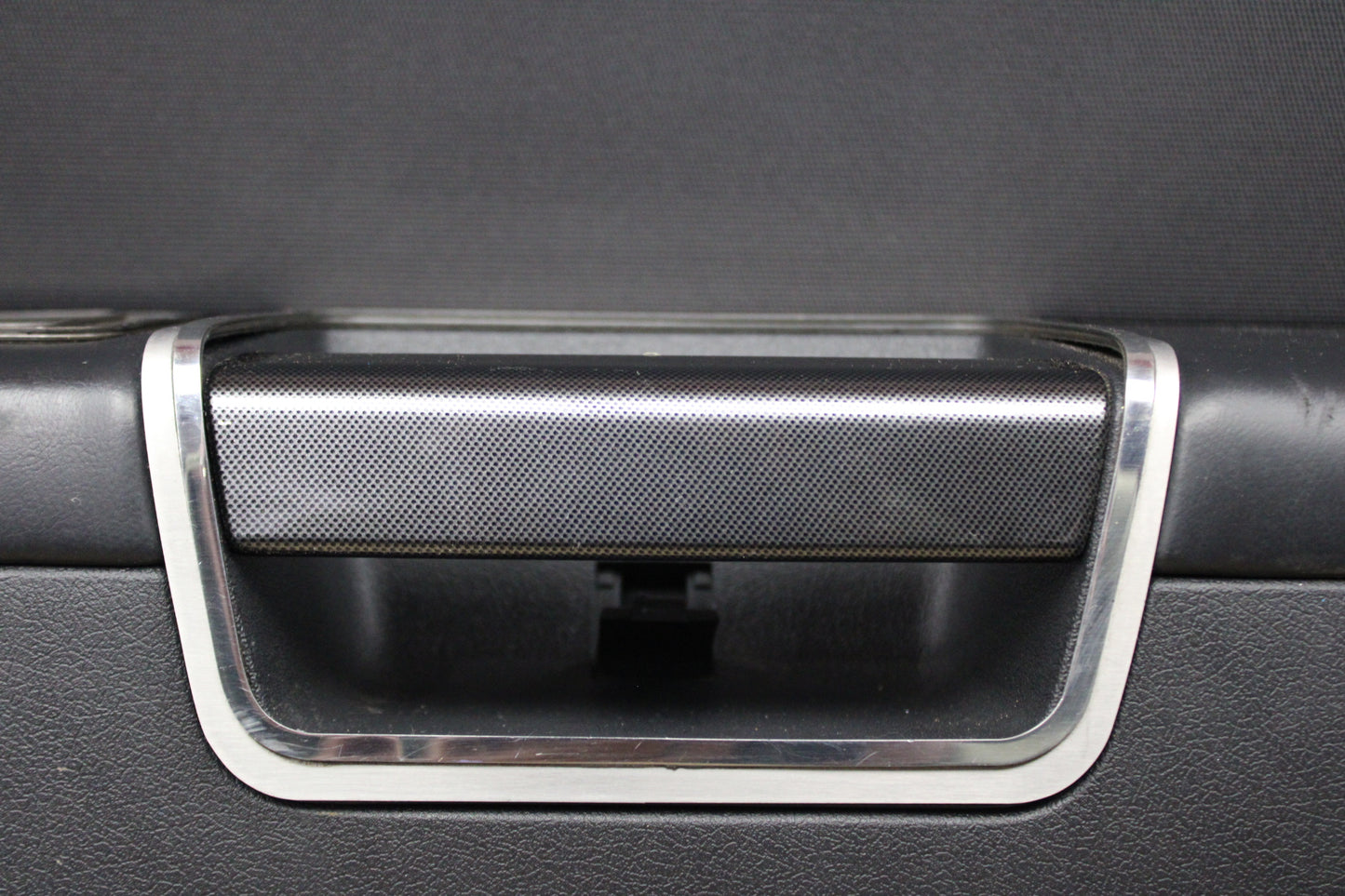 2013-2014 Dodge Challenger SRT Front Passenger RH Side Door Panel 5nh301dvaa OEM