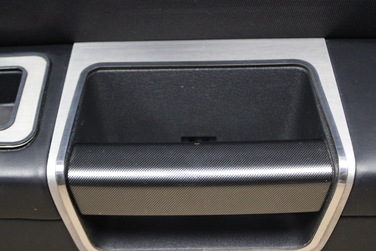 2013-2014 Dodge Challenger SRT Front Passenger RH Side Door Panel 5nh301dvaa OEM