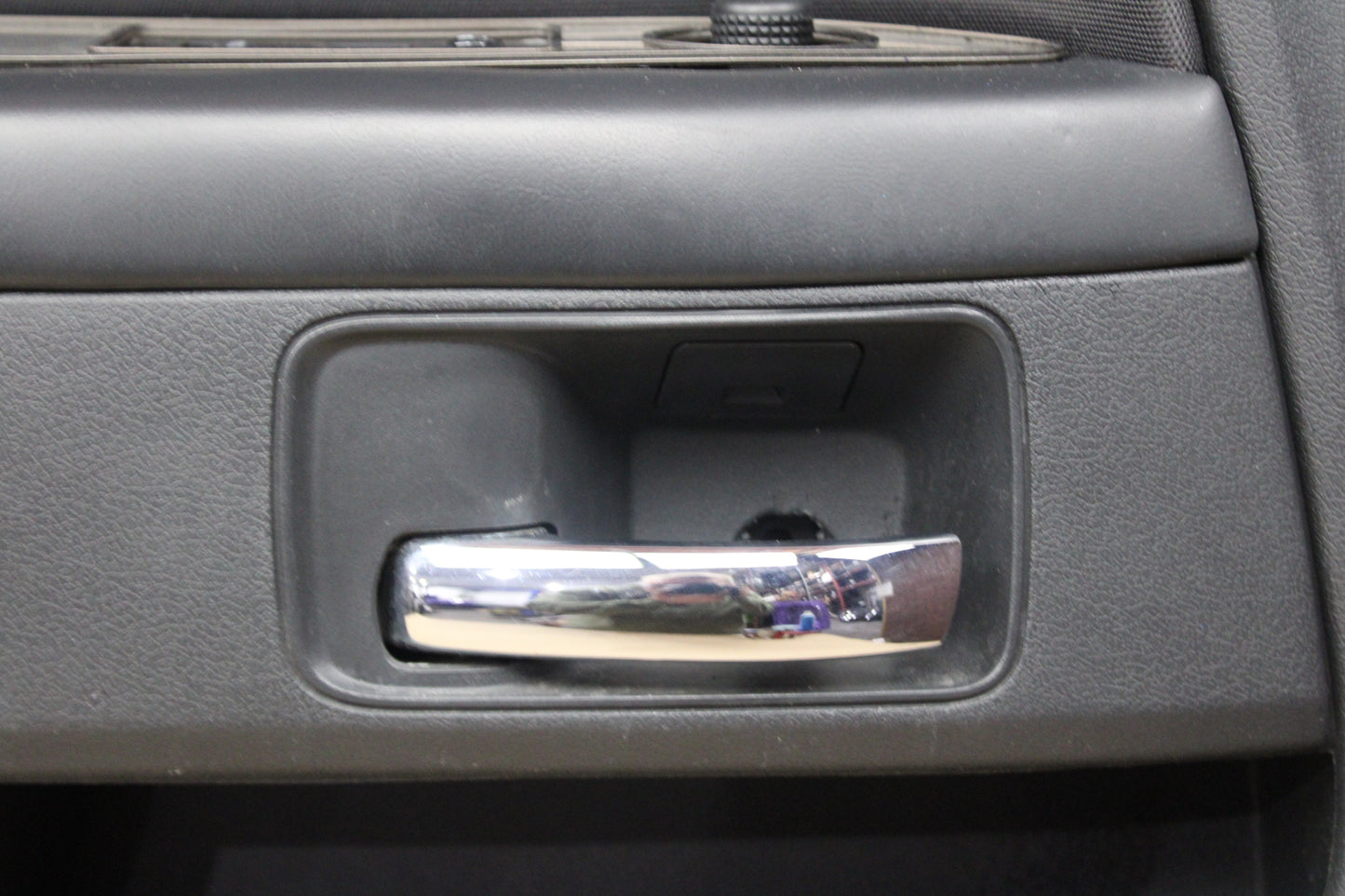 2014 DODGE CHALLENGER SRT8 FRONT LEFT DRIVER SIDE DOOR PANEL OEM 5NH311DVAA