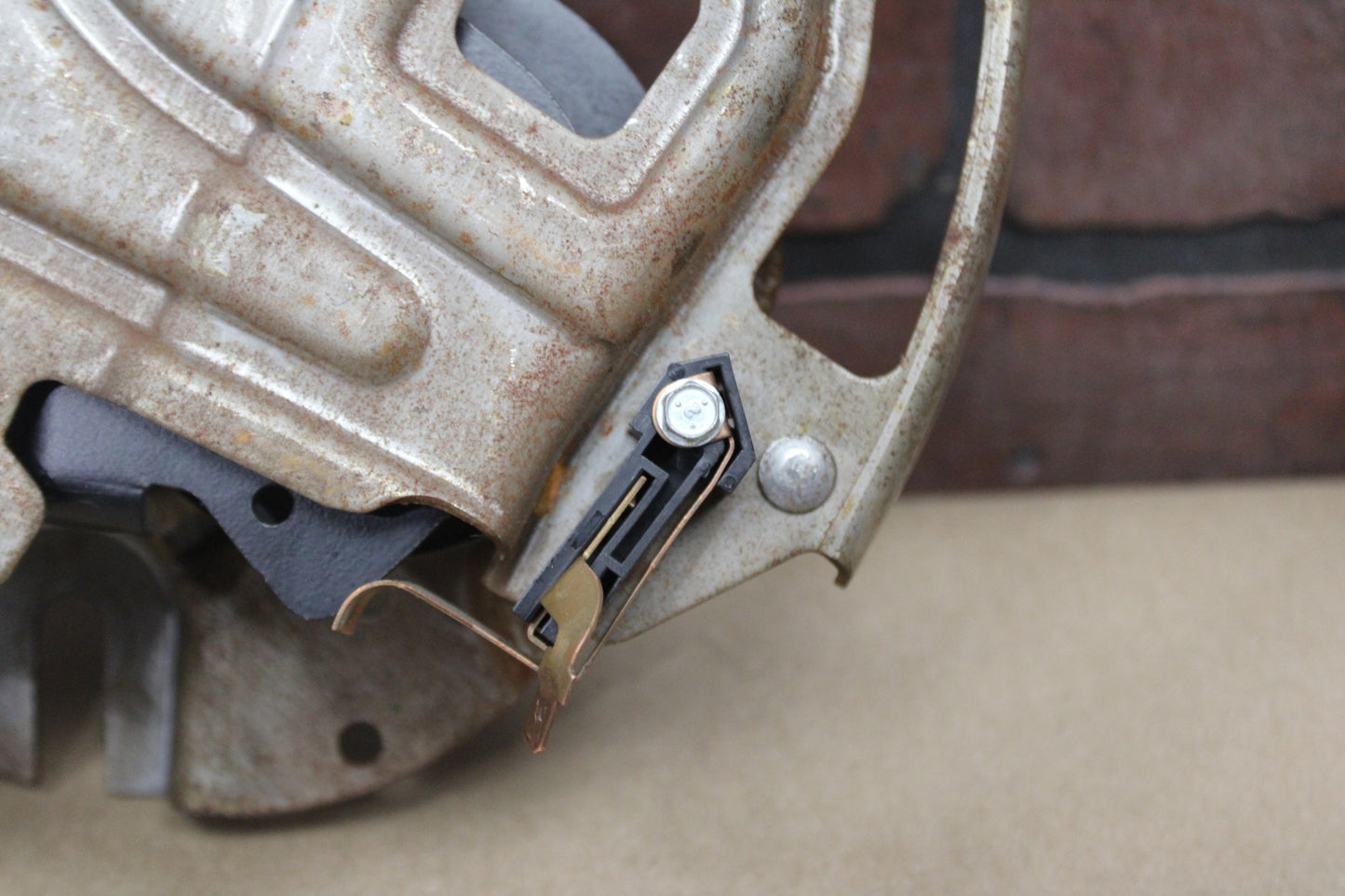 07-23 CHARGER CHALLENGER 300 EMERGENCY PARKING BRAKE STOP PEDAL OEM 04779478AI