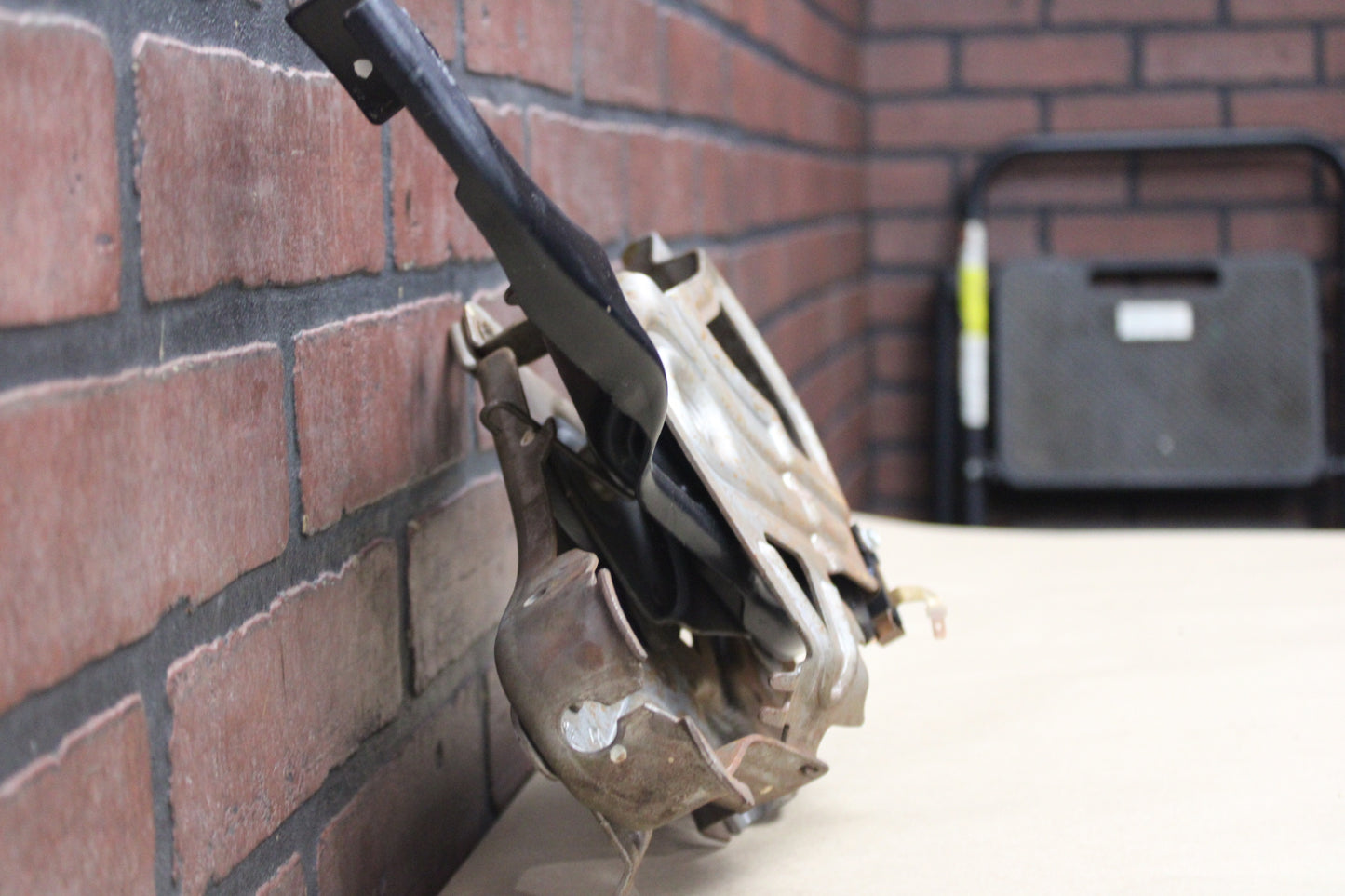 07-23 CHARGER CHALLENGER 300 EMERGENCY PARKING BRAKE STOP PEDAL OEM 04779478AI