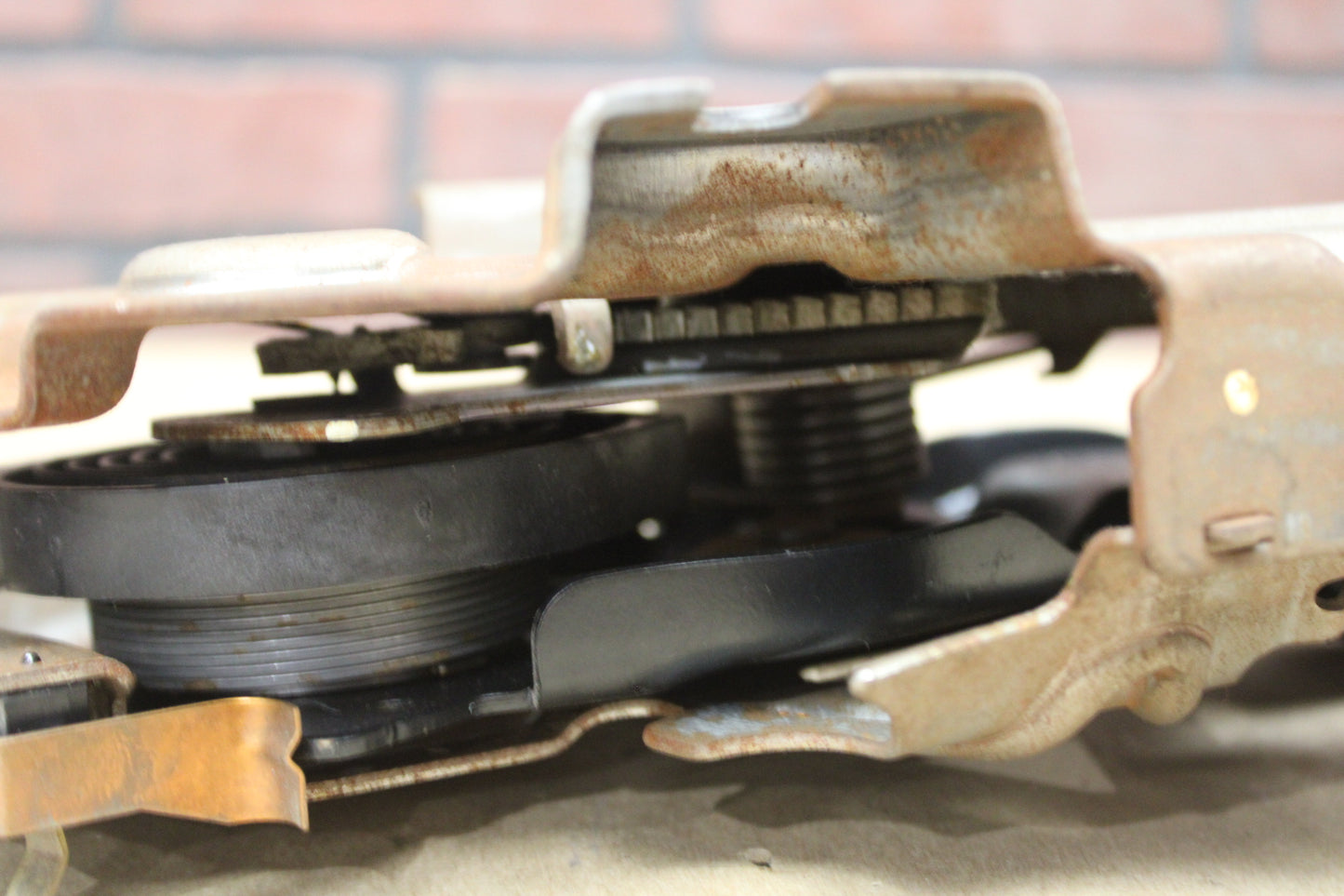 07-23 CHARGER CHALLENGER 300 EMERGENCY PARKING BRAKE STOP PEDAL OEM 04779478AI