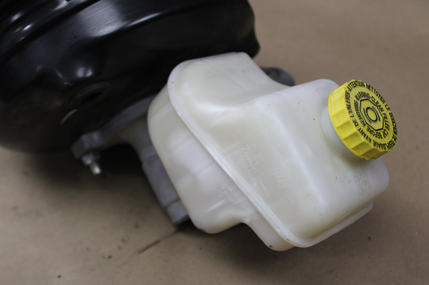 2011-2014 Dodge Challenger SRT8 Power Brake Booster Master Cylinder 04581645AB